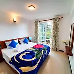 Ruby Apartments