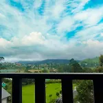 Apartment The Breeze Luxury