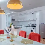 The Breeze Luxury Apartment