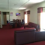 Amazing 4 Bedroom/Bathroom House With Free Parking