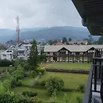 Knightsbridge Grand Apartment