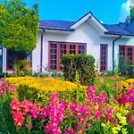 Silver Rose Holiday Home