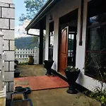 Hotel The Mount View By Liyozi Leasiure