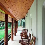 Hotel The Grand Pavilion *