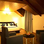 Single Tree Mount Hotel