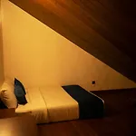 Single Tree Mount Hotel