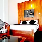 Hotel The Mount View By Liyozi Leasiure