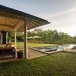 Stafford Bungalow - Exclusive Luxury Within A Private Tea Estate
