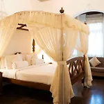 The Clovelly Villa