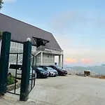 Cabin 7000 Feet - A Cozy Mountain View Retreat In Nuwara Eliya