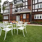 Winchester Little England Hotel