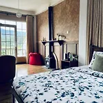 Medalin Lake Gregory