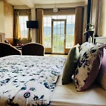 Medalin Lake Gregory