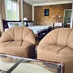 Medalin Lake Gregory