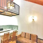 The Blues 3* Nuwara Eliya