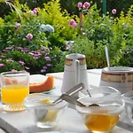 Suriya Guest Guest house 3*