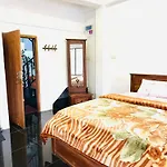 Guest house Hazel Town House