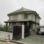 Kings Hotel *