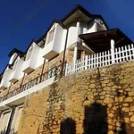 Hide Out Hills Bed & Breakfast Nuwara Eliya