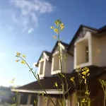 Hide Out Hills Bungalow