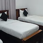 Forest Edge Hotel *