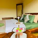 Golden King Bed & Breakfast 3*