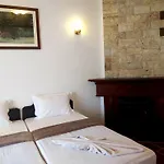 The Hill Cliff Bunglow Guest house Kandy