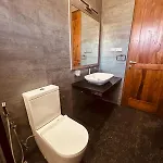 Vogue - Black Pool Hotel