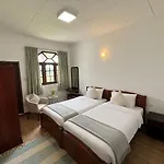 Kings Hotel *
