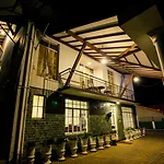 La Cottage Boutique Hotel & Restaurant