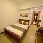 Jetco Lake Front Villa - Nuwara Eliya