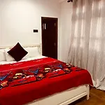Hotel The Budget White House