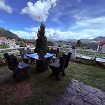 Roshan Guest House