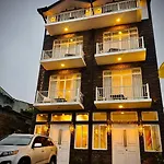 King Castle Front By Laksam Hotel 4*