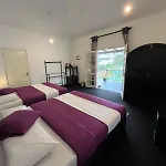 Lavender Hotel *
