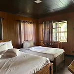 Hotel Crab And 2*