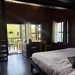 Hotel Crab And 2*