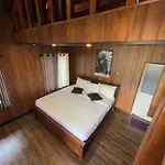 Hotel Crab And 2*