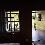 Hotel Crab And 2*