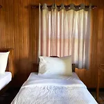 Hotel Crab And 2*