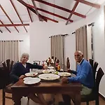Hotel Jetco Front - Nuwara Eliya