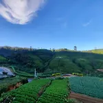 Friendly Hills Hotel