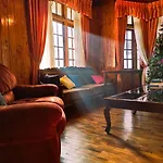 Comfort Inn & Hostel