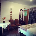 Moon Plain Inn