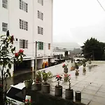 Yoho Step On Budget Hostel