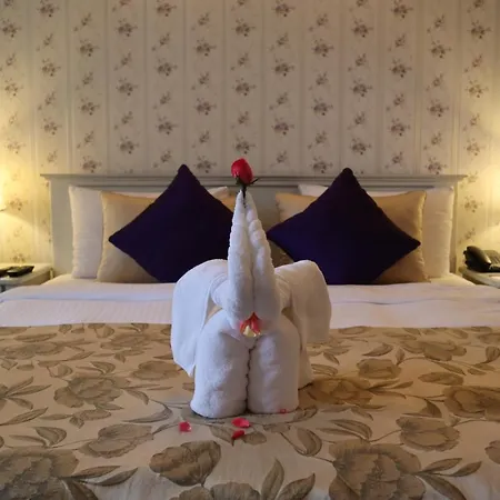 Little England By Celeste Hotel 4*