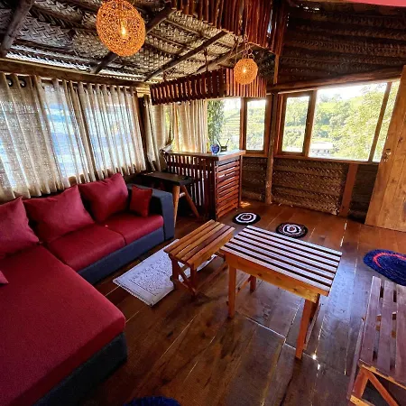 La Luna Lodge *