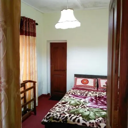 Amazing 4 Bedroom/bathroom House With Free Parking Holiday home Nuwara Eliya