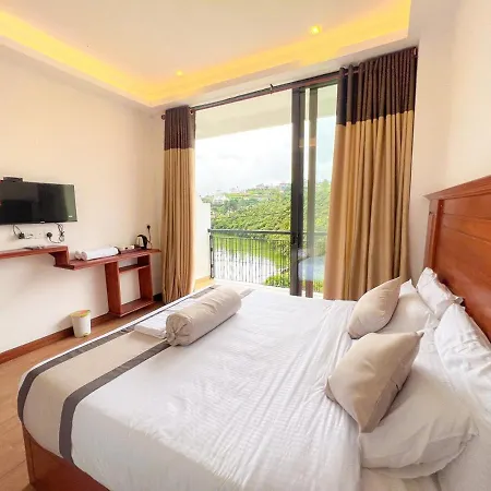 Hotel Rich 3*