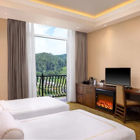 The Golden Ridge 5* Nuwara Eliya
